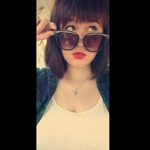 Meet your Posher, Victoria